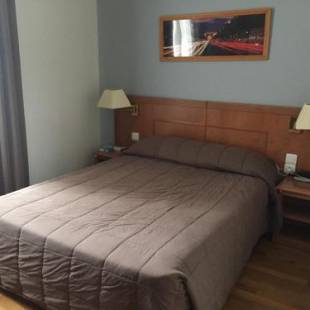 Фотографии гостиницы
Hôtel De La Perdrix Rouge