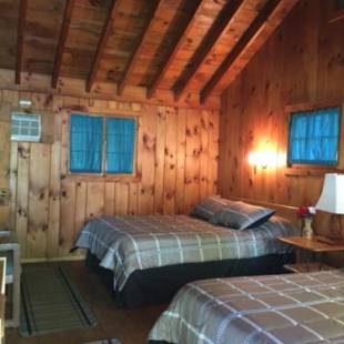 Фотографии гостевого дома 
            Amber Lantern Duplex Cottage