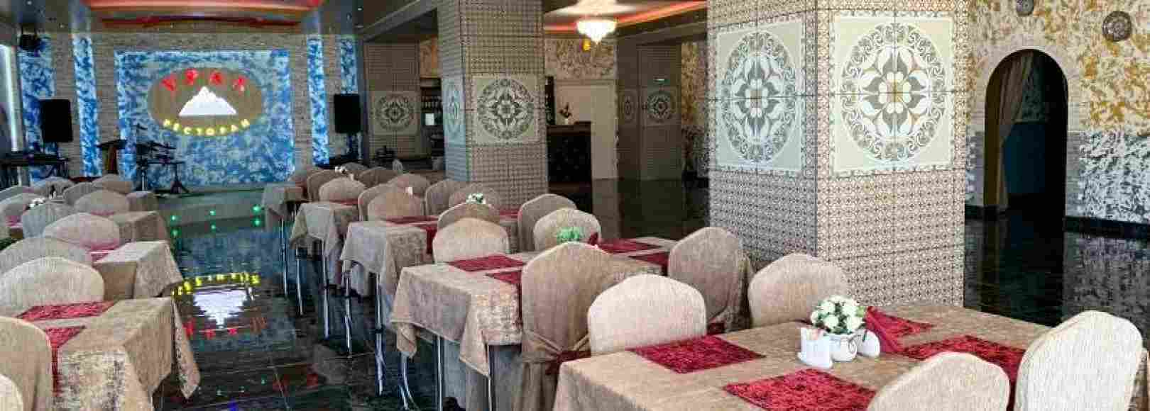 Фотография банкетного зала Урал