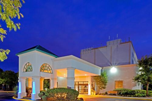 Фотография гостиницы Holiday Inn Express Stony Brook-Long Island, an IHG Hotel