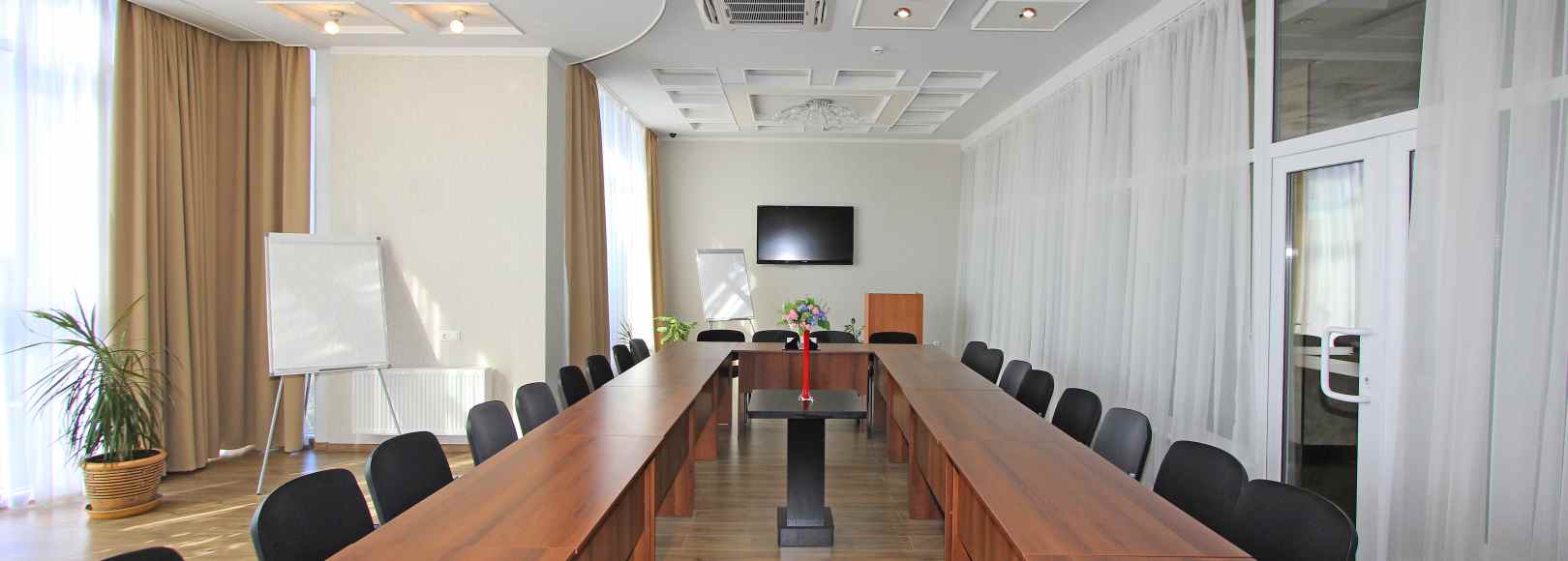 Фотография конференц-зала Монарх