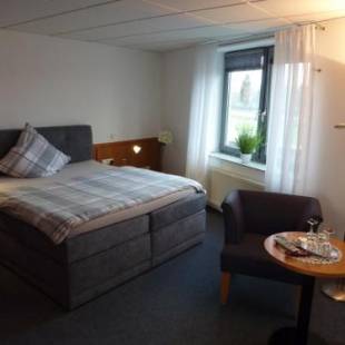 Фотографии гостиницы
An der A 30 UG