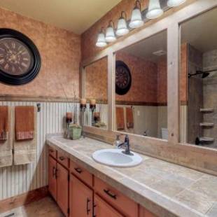 Фотографии гостевого дома
4 Bed 4 Bath Vacation home in Oaks at Wasatch