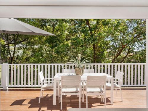 Фотография гостевого дома SEA DECK Hyams Beach 4pm Check Out Sundays