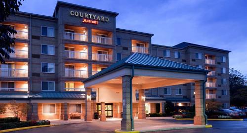 Фотография гостиницы Courtyard Cleveland Airport South