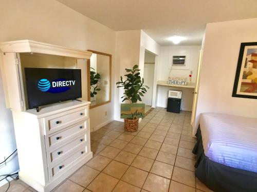 Фотографии мини отеля
Sunny Palms Inn