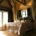 Фотография гостевого дома House on the Brooks South Downs West Sussex Sleeps 14