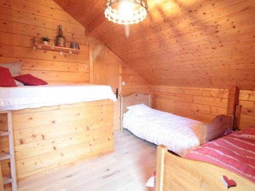 Фотография гостевого дома Chalet Les Carroz d'Arâches, 4 pièces, 8 personnes - FR-1-572-107