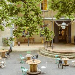 Фотографии хостела 
            Downtown Forest Hostel & Camping