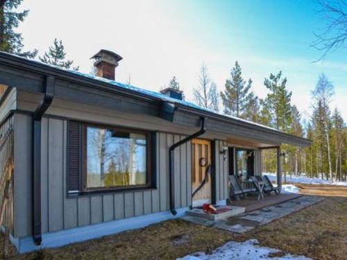 Фотография гостевого дома Holiday Home Mustalampi 5 satakieli