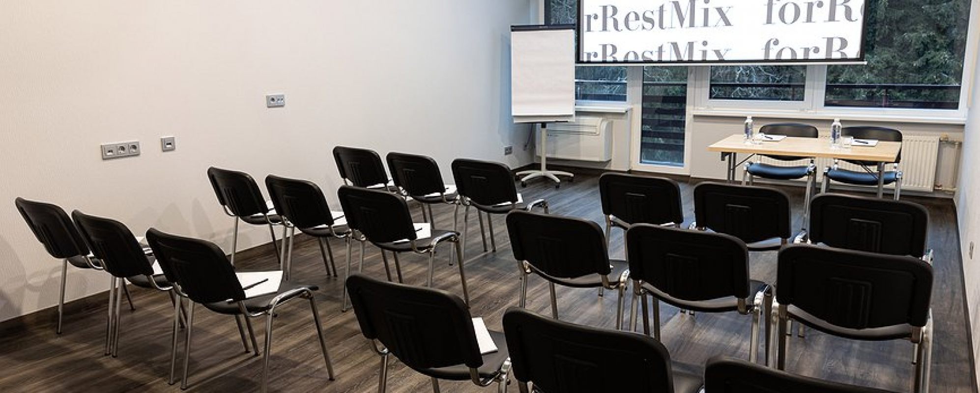 Фотографии комнаты для переговоров Meeting room №1