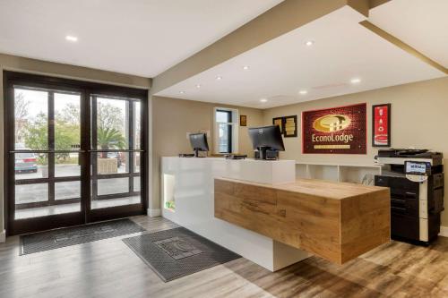 Фотография гостиницы Econo Lodge North