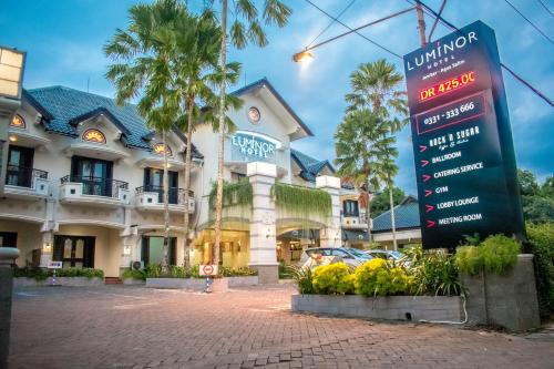 Фотография гостиницы Luminor Hotel Jember