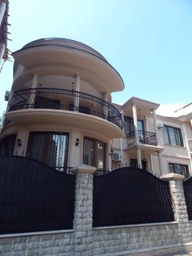 Фотографии мини отеля 
            Resort Home in Center of Batumi