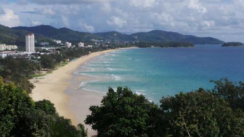 Фотография гостиницы On The Hill Karon Resort