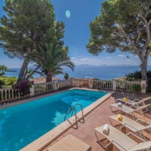 Фотография гостевого дома TRES PINOS Alcanada