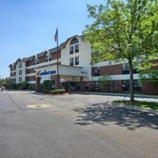 Фотографии гостиницы 
            Comfort Inn Near Greenfield Village