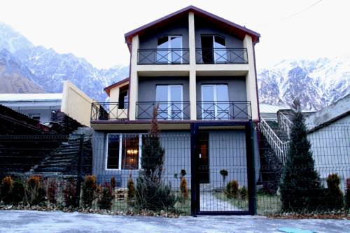 Фотография гостиницы Uptown Boutique Kazbegi