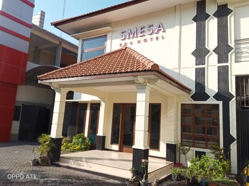 Фотографии гостиницы
SMESA Edotel Syariah Surabaya RedPartner