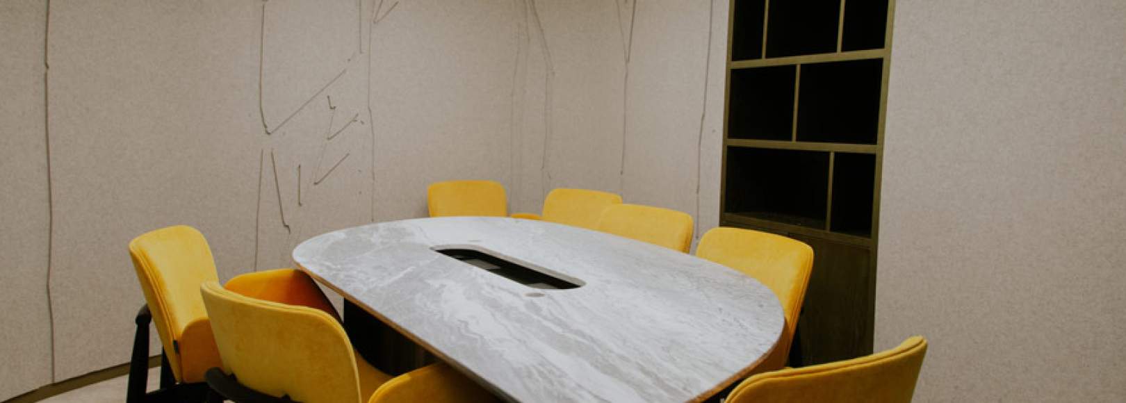 Фотография комнаты для переговоров Аскалаф