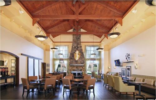 Фотография гостиницы Hampton Inn & Suites Newtown