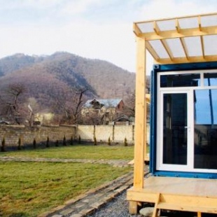 Фотография кемпинга Super Cozy Container Home