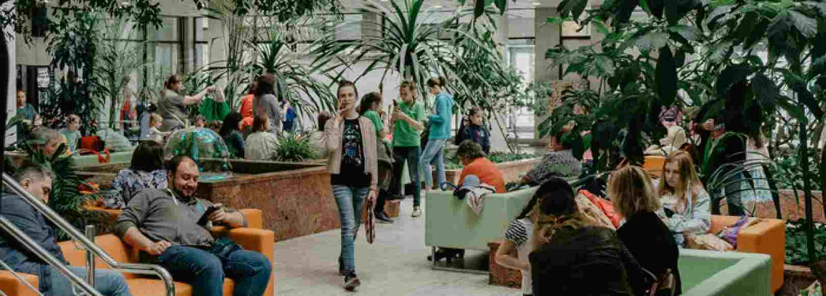 Фотография фойе ДК Капотня Фойе 1-этажа с зимним садом