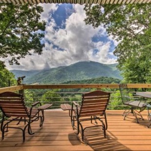 Фотография гостевого дома Maggie Valley Gem with Blue Ridge Mtn View and Hot Tub