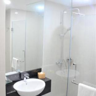 Фотографии гостиницы 
            Hotel 7 Suria