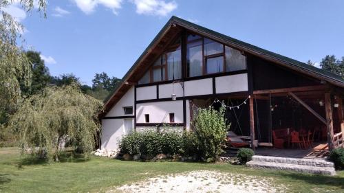 Фотография гостевого дома Casa Moeciu Family