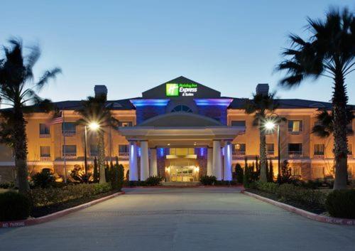 Фотография гостиницы Holiday Inn Express Pearland, an IHG Hotel