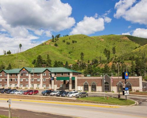 Фотография гостиницы Comfort Inn & Suites Hotel in the Black Hills