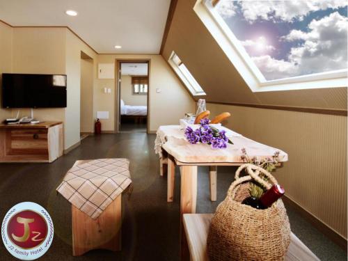 Фотография гостиницы J2 Family Hotel