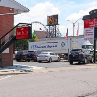 Фотографии мотеля
The Falls Family Lodge