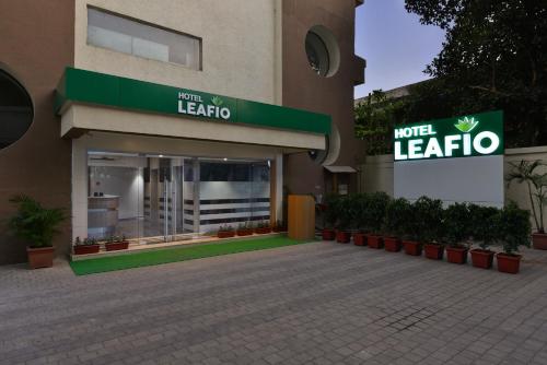 Фотография гостиницы Hotel Leafio-Near Airport