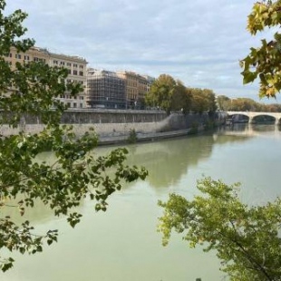 Фотография гостевого дома IHH Suites Rome