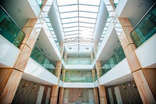 Фотография гостиницы Grand Midway Hotel