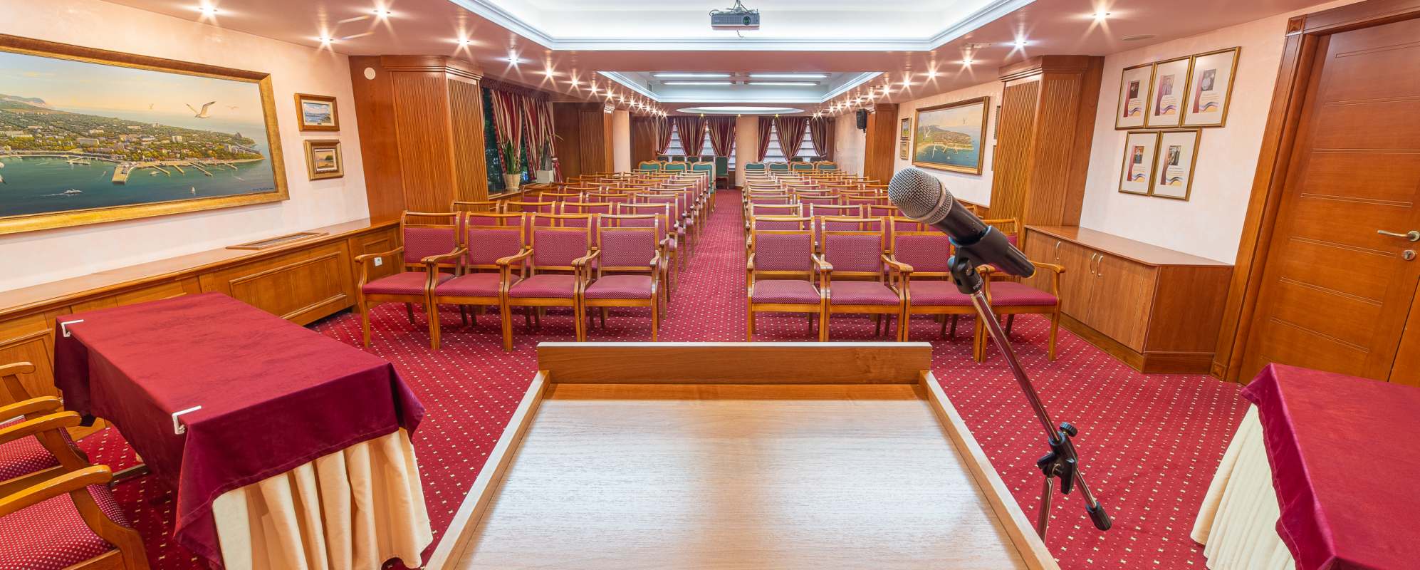 Фотографии конференц-зала Валентина