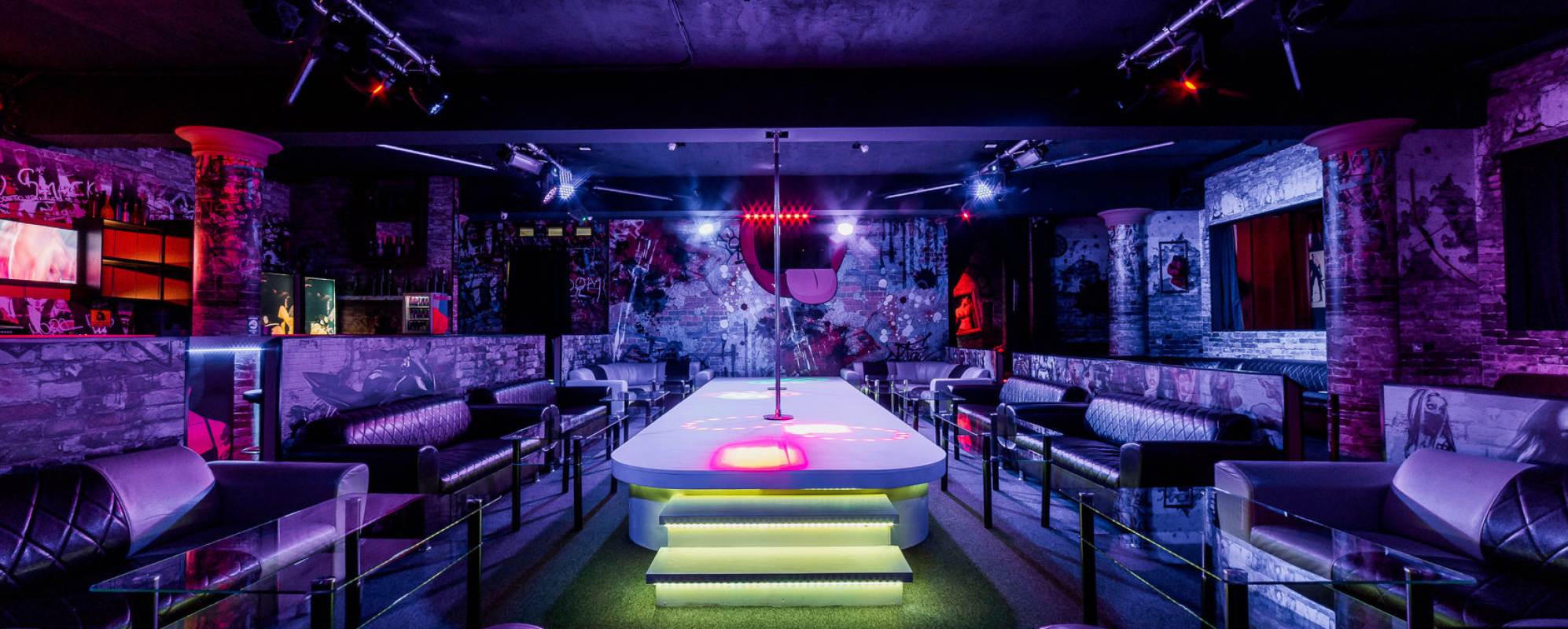 Фотографии банкетного зала Мужской бар Burlesque Основной зал