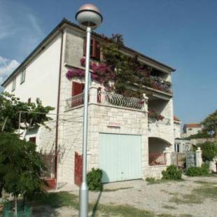 Фотографии гостевого дома
Apartments by the sea Sucuraj, Hvar - 566