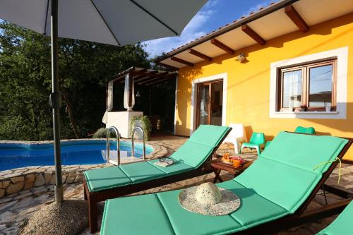 Фотографии гостевого дома 
            Holiday Home Deborah with Private Pool