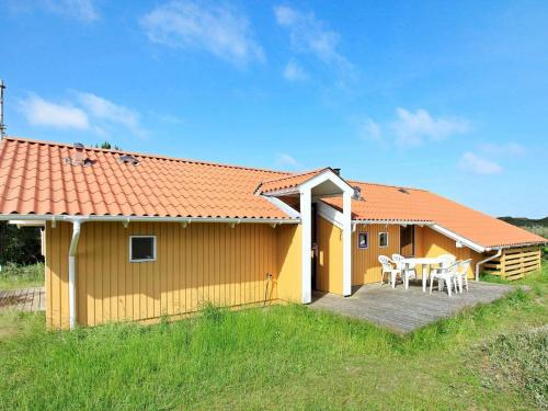 Фотография гостевого дома Three-Bedroom Holiday home in Oksbøl 38