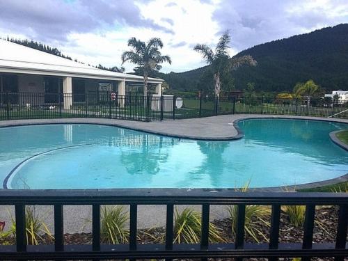 Фотографии гостевого дома 
            Putt it at Pauanui - Pauanui Holiday Home