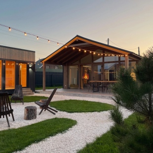 Фотография Коттеджа Частный дом просторный барнхаус с панорамными окнами