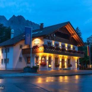 Фотографии гостиницы 
            Hotel Garni Alpspitz Superior