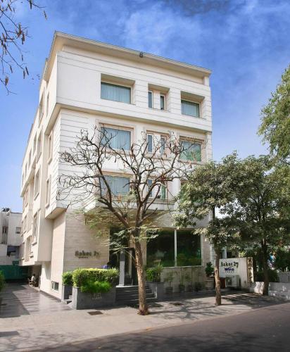 Фотография гостиницы Hotel Saket 27