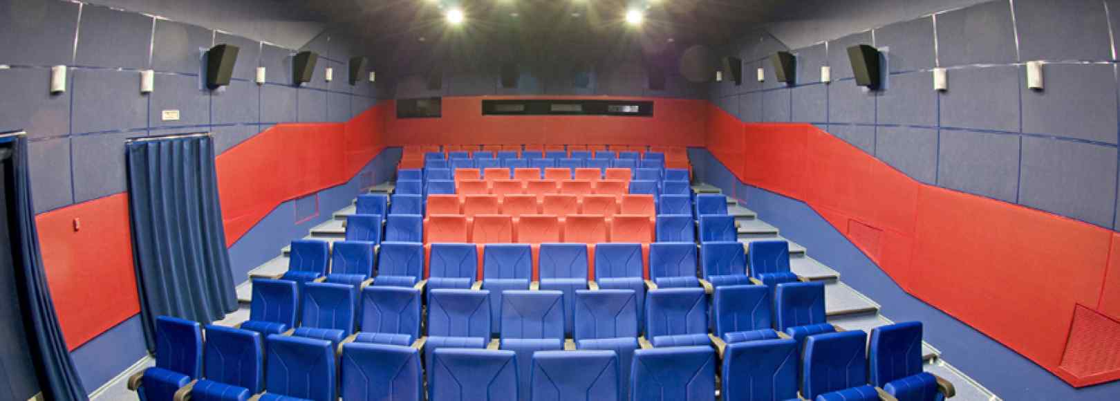 Фотография концертного зала ЦДЖ Киноцентр