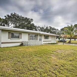 Фотография гостевого дома Quiet Venice Home with Private Lanai and Pool!