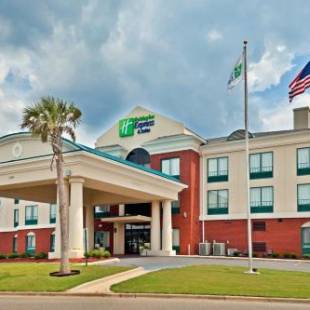 Фотографии гостиницы 
            Holiday Inn Express Hotel & Suites Selma, an IHG Hotel