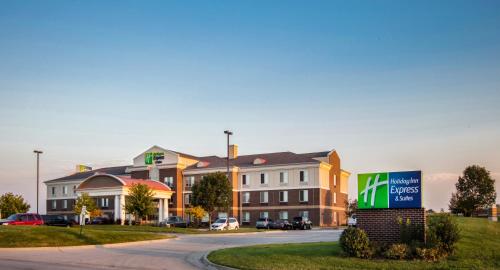 Фотография гостиницы Holiday Inn Express Hotel & Suites Altoona-Des Moines, an IHG Hotel